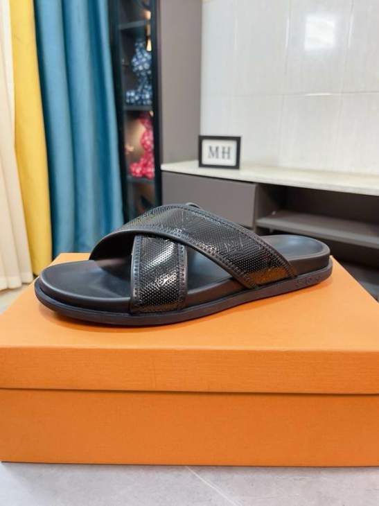 Picture of Louis Vuitton Slippers _SKULVsz38-44hnh0430976